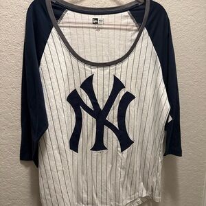 New Era NY Yankee Woman’s Pinstripe 3/4 Shirt s 1X